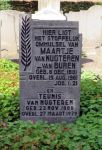 Buren van Maartje 1881-1961 + echtgenoot (grafsteen).jpg